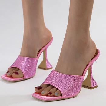 2023 Новый Летний Кристалл Rhinestone Странные Тапочки на каблуках Сексуальная Уличная Женщина С квадратными носками Платье Обувь для вечеринок Сандалии Размер 41