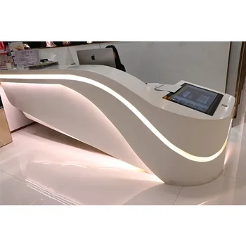 Новая высококачественная светодиодная стойка регистрации салона красоты, изготовленная по индивидуальному заказу, с монитором для приема клиентов